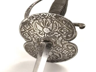 Antiker Degen, wohl um 1700, Eisen, Gesamtlänge etwa 96cm, genaues Alter und Herkunft unbekannt