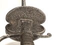 Antiker Degen, wohl um 1700, Eisen, Gesamtlänge etwa 96cm, genaues Alter und Herkunft unbekannt