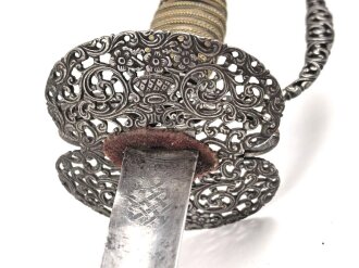 Antiker Degen, wohl um 1700, Eisen, Gesamtlänge etwa 96cm, genaues Alter und Herkunft unbekannt