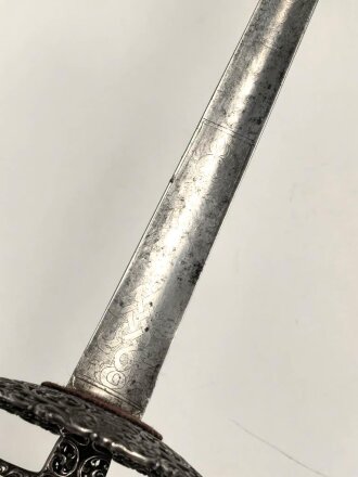 Antiker Degen, wohl um 1700, Eisen, Gesamtlänge etwa 96cm, genaues Alter und Herkunft unbekannt
