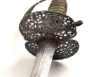 Antiker Degen, wohl um 1700, Eisen, Gesamtlänge etwa 96cm, genaues Alter und Herkunft unbekannt