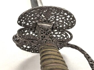 Antiker Degen, wohl um 1700, Eisen, Gesamtlänge etwa 96cm, genaues Alter und Herkunft unbekannt