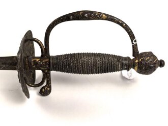 Antiker Degen, wohl um 1700, Eisen, Gesamtlänge etwa 90cm, genaues Alter und Herkunft unbekannt