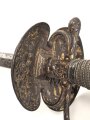 Antiker Degen, wohl um 1700, Eisen, Gesamtlänge etwa 90cm, genaues Alter und Herkunft unbekannt