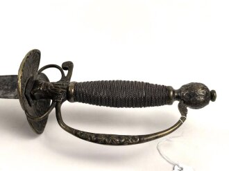 Antiker Degen, wohl um 1700, Eisen, Gesamtlänge etwa 99cm, genaues Alter und Herkunft unbekannt