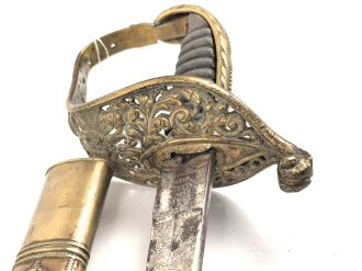 Österreich Ungarn k.u.k. Degen für Staatsbeamte Modell 1889. Klinge beidseitig geäzt, Griffstück defekt , Griff wackelt