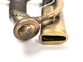 Frankreich ?, Säbel für Offiziere in gutem Gesamtzustand. Keine Markierungen