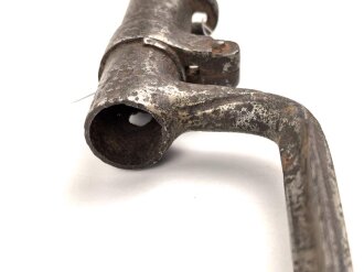 Österreich, Tüllenbajonett Modell 1854 ohne Scheide für die Gewehre Lorenz, Wänzel oder auch bayrisches Podewilsgewehr , Vierkantklinge, Gesamtlänge 56,5 cm, 18,5 Tülleninnendurchmesser, Tüllenlänge 80,5 cm, narbiges Stück, nicht beweglich