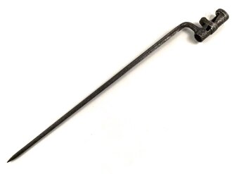Österreich, Tüllenbajonett Modell 1854 ohne Scheide für die Gewehre Lorenz, Wänzel oder auch bayrisches Podewilsgewehr , Vierkantklinge, Gesamtlänge 56,5 cm, 18,5 Tülleninnendurchmesser, Tüllenlänge 80,5 cm, narbiges Stück, nicht beweglich