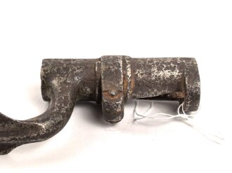 Österreich, Tüllenbajonett Modell 1854 ohne Scheide für die Gewehre Lorenz, Wänzel oder auch bayrisches Podewilsgewehr , Vierkantklinge, Gesamtlänge 56,5 cm, 18,5 Tülleninnendurchmesser, Tüllenlänge 80,5 cm, narbiges Stück, nicht beweglich
