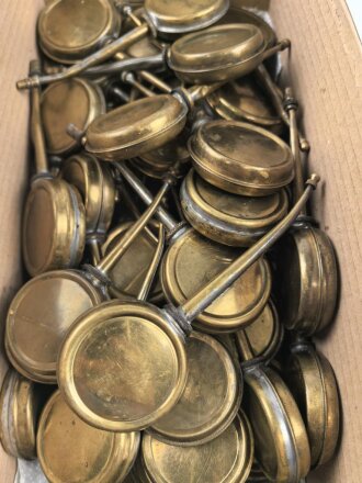 Schweiz, Ölkännchen aus Messingblech, Durchmesser um 50mm. Gebraucht, sie erhalten ein ( 1 ) Stück