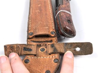 Tschechoslowakei, Bajonett Bodak VZ 1958 in Lederscheide. Gebraucht