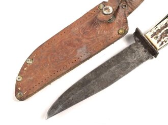 Deutschland nach 1945, jagdliches Messer, wohl für einen Jungen. Ungereinigtes Stück