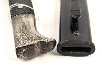 Feuerwehr III.Reich, Extraseitengewehr, nicht aufpflanzbar, Klinge wackelt etwas. Scheide Originallack