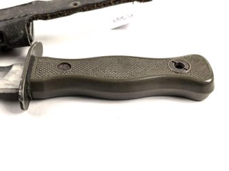 Deutschland nach 1945, Kampfmesser Bundeswehr in der zivilen Ausführung ohne Schriftzug " BW" Ungereinigtes Stück