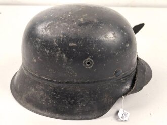 Stahlhelm Luftschutz, Hersteller Q64, Originallack, ungereinigtes Stück ohne emblem