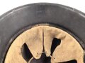 Stahlhelm Luftschutz, Hersteller Q64, Originallack, ungereinigtes Stück ohne emblem