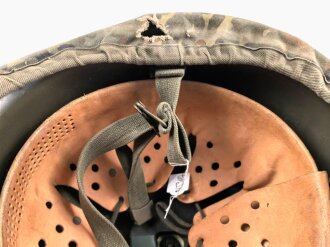 Stahlhelm Bundeswehr mit Flecktarnbezug. Kopfgrösse 57-61, gebraucht