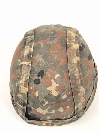 Stahlhelm Bundeswehr mit Flecktarnbezug. Kopfgrösse 57-61, gebraucht