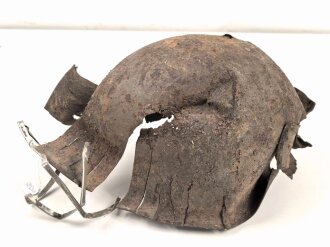 U.S. Army 2. Weltkrieg, Stahlhelm M1 , Schlachtfeldfund, ungereinigt