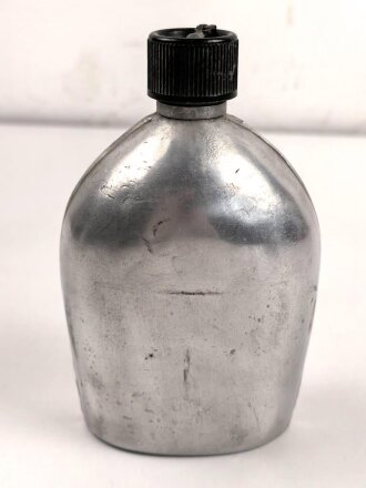 U.S.Army, 1945 dated canteen