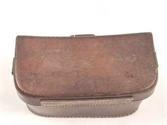 Koppeltasche rechts für Sanitätspersonal der Wehrmacht. Frühes Stück mit Messingbeschlägen, guter Gesamtzustand