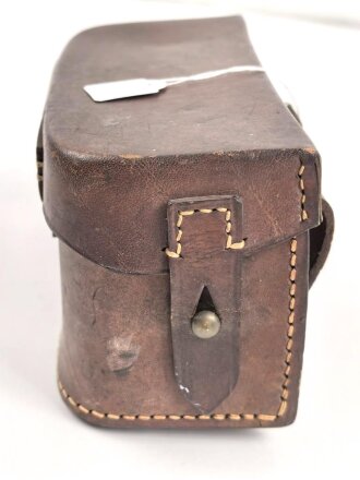 Koppeltasche rechts für Sanitätspersonal der Wehrmacht. Frühes Stück mit Messingbeschlägen, guter Gesamtzustand