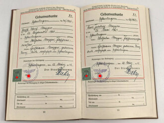 Deutsches Einheits-Familienstammbuch einer Familie aus Echterdingen Kreis Esslingen, datiert 1945