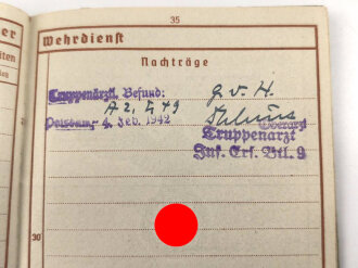 Wehrpaß Heer  in Kunstlederhülle, eingestellt am 9.10.1907 bei Infanterie Regiment 67. Im 1. Weltkrieg bei diversen Infanterieeinheiten, von 1939 bis 1945 beim Verpflegungs Magazin Potsdam.  Letzter Dienstgard Stabsintendant der Reserve.