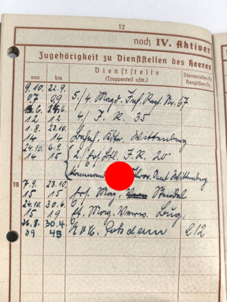 Wehrpaß Heer  in Kunstlederhülle, eingestellt am 9.10.1907 bei Infanterie Regiment 67. Im 1. Weltkrieg bei diversen Infanterieeinheiten, von 1939 bis 1945 beim Verpflegungs Magazin Potsdam.  Letzter Dienstgard Stabsintendant der Reserve.