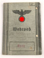 Wehrpaß Heer  in Kunstlederhülle, eingestellt am 9.10.1907 bei Infanterie Regiment 67. Im 1. Weltkrieg bei diversen Infanterieeinheiten, von 1939 bis 1945 beim Verpflegungs Magazin Potsdam.  Letzter Dienstgard Stabsintendant der Reserve.