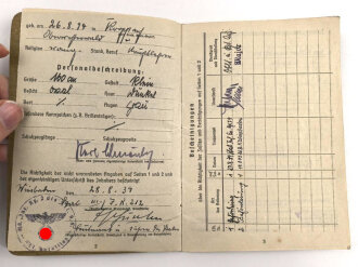 Soldbuch Heer , ausgestellt am 28.8.1939 bei Stab Infanterie Regiment 212. Herzleiden, daher wenige Einträge