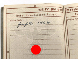 Wehrpaß Heer, eingestellt am 10.2.41 bei Infanterie Ersatz Btl. 342 Bayreuth.