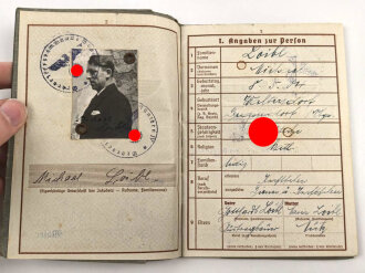 Wehrpaß Luftwaffe, eingestellt am 27.4.1940 bei Luftwaffe Bau Btl. 7.