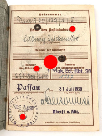 Wehrpaß Luftwaffe,  eingestellt am 15.10.40 bei...