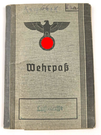 Wehrpaß Luftwaffe, eingestellt am 3.5.41 bei Luftnachrichtenregiment Dresden.