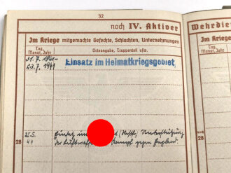 Wehrpaß Luftwaffe, eingestellt am 3.5.41 bei Luftnachrichtenregiment Dresden.