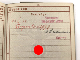 Wehrpaß Luftwaffe, eingestellt am 3.5.41 bei Luftnachrichtenregiment Dresden.