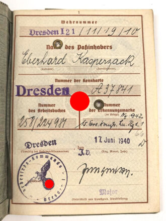 Wehrpaß Luftwaffe, eingestellt am 3.5.41 bei...