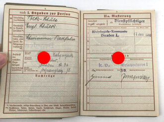 Wehrpaß Luftwaffe, eingestellt am 3.5.41 bei Luftnachrichtenregiment Dresden.