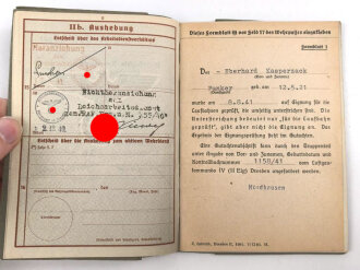Wehrpaß Luftwaffe, eingestellt am 3.5.41 bei Luftnachrichtenregiment Dresden.