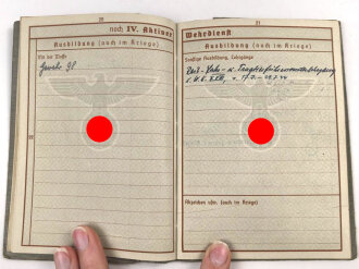 Wehrpaß Heer, ausgestellt am 11.4.1938.