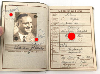 Wehrpaß Luftwaffe, eingestellt am 1.4.1940 bei Fliegerhorstkompanie Regensburg.