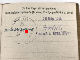 Wehrpaß und Soldbuch eines Grenadier, beides ausgestellt 1945.