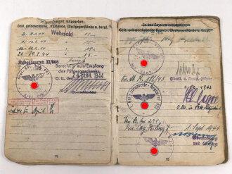 Soldbuch Heer, ausgestellt im Felde am 13.11.1942 bei Grenadier Regiment 422.