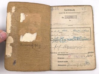 Soldbuch Heer, ausgestellt am 29.7.1943 bei Grenadier...