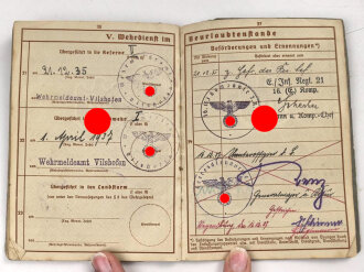 Wehrpaß Heer, eingestellt am 26.8.35 bei Ergänzungs Batl. 35 Nürnberg.