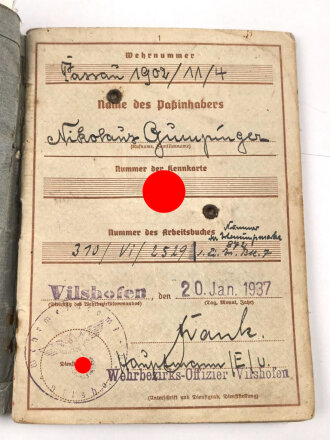 Wehrpaß Heer, eingestellt am 26.8.35 bei...