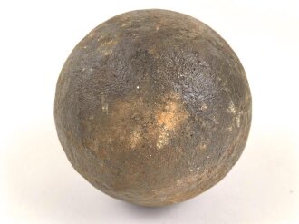 Kanonenkugel aus Eisen, Durchmesser etwa 10cm. Alter und...