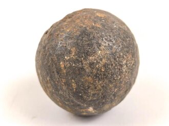 Kanonenkugel aus Eisen, Durchmesser etwa 5cm. Alter und...